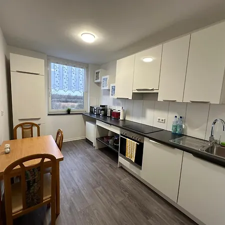 Olis In Apartment *
